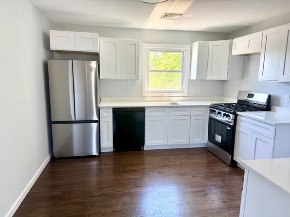 66 Velvet St, Bridgeport, CT