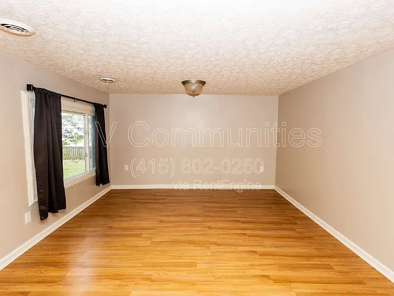 3332 Hiwood Ave — Photo 6
