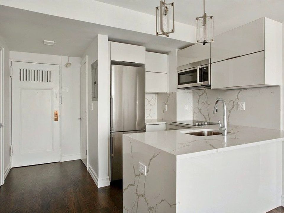 1st image of 5 Tudor City Pl APT 632