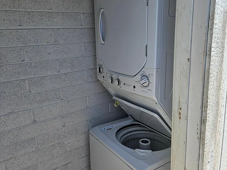 2104 E Fairmount Ave #16A — Photo 16