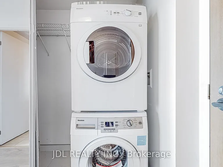 11 Wellesley St W #2212 — Photo 6
