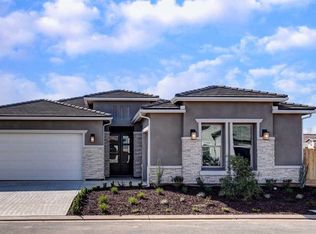 1742 N Applegate Ave, Clovis, CA 93619