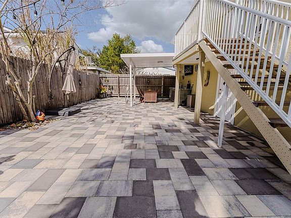 3rd image of 203 W Crest Ave