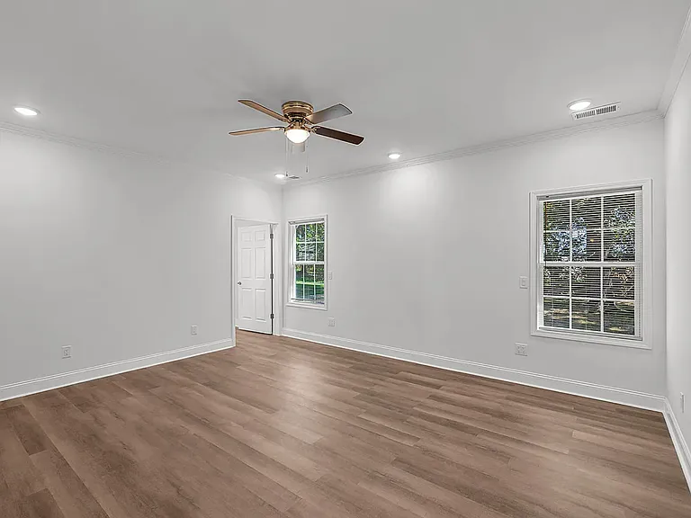 122 Hatton St — Photo 10