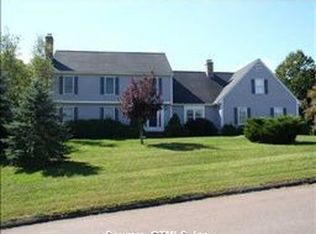 41 Meadow Ridge Ln, Guilford, CT 06437