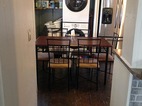 eat in kitchen