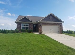 102 Chelle Mill Ln, Hazel Green, AL 35750