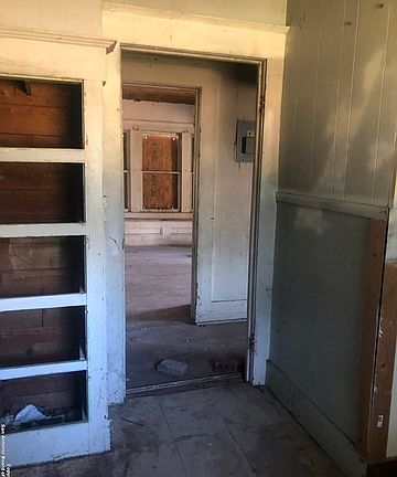 4th image of 934 Dawson St