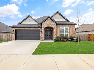 2705 S Angels Rd, Fayetteville, AR 72701