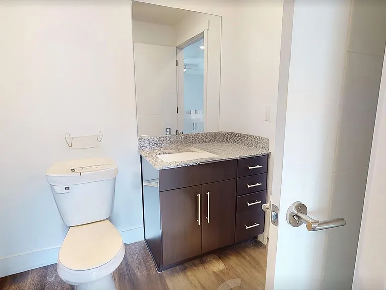 360 W Broadway S — Photo 5