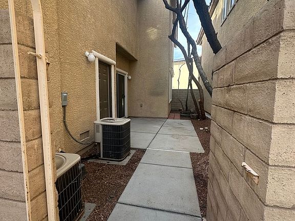 5th image of 11936 Kingfisher Daisy Ct
