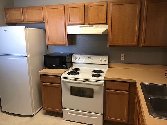 3rd image of 6412 Hollydale Pl Unit 202