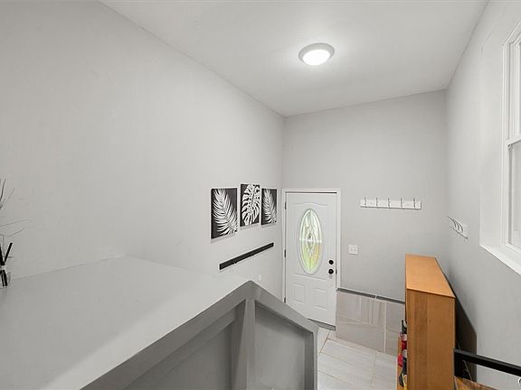 5th image of 415 Buchanan Rd