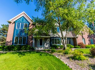 N17W30195 Crooked Creek Rd, Pewaukee, WI 53072