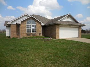 6420 N Willow Brook Ln, Springfield, MO 65803