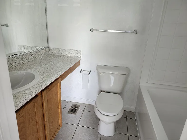 4477 SW 49th Ave — Photo 7