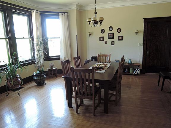 5th image of 3580 Epworth Ave