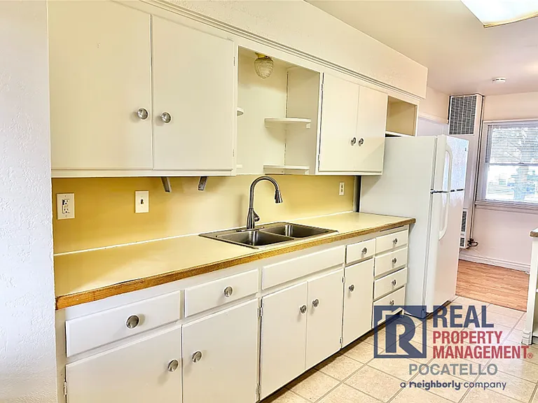 791 & 793 McKinley Ave — Photo 4