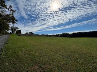 114 Garland Ln, Butler, PA 16002