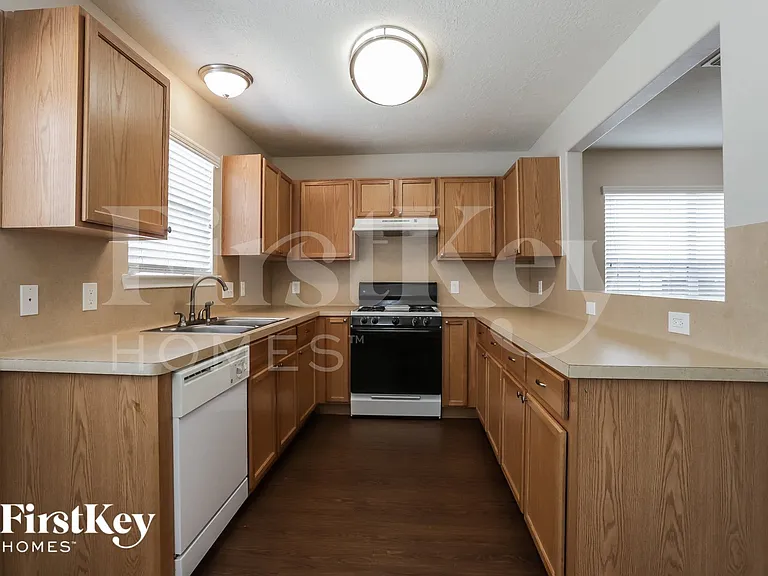 1511 Oxberg Trl — Photo 5