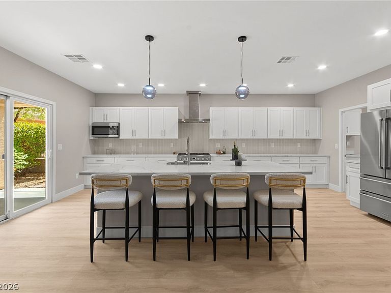 2100 Burtonsville Dr, Henderson, NV