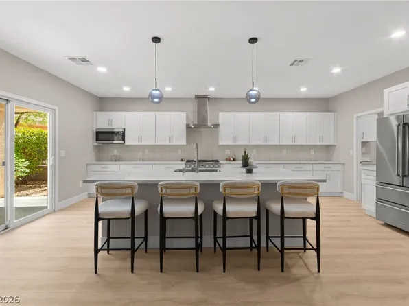 2100 Burtonsville Dr, Henderson, NV 89044