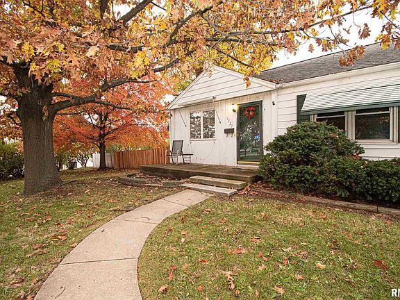 4th image of 1227 W Northcrest Ave