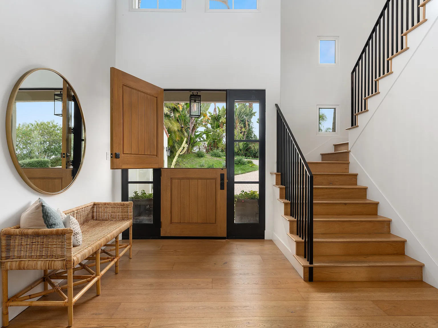 6 bed, 4892 sqft, $45,000 — Photo 3