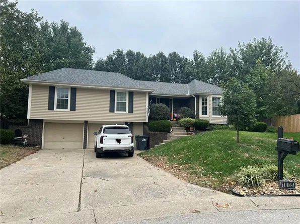 1005 SW Hiawatha Dr, Blue Springs, MO 64015