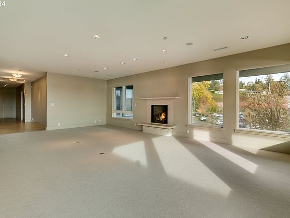 4th image of 5615 SE Scenic Ln Unit 305