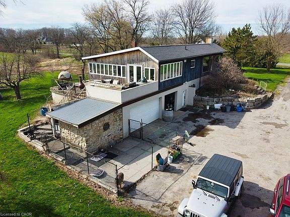 2nd image of 1030 Metler Rd