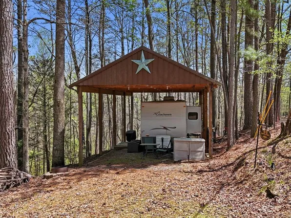96 10th St, Ellijay, GA 30540