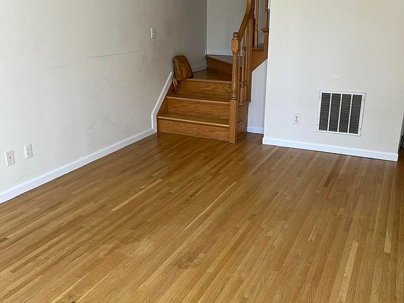 5th image of 558 Oder Ave