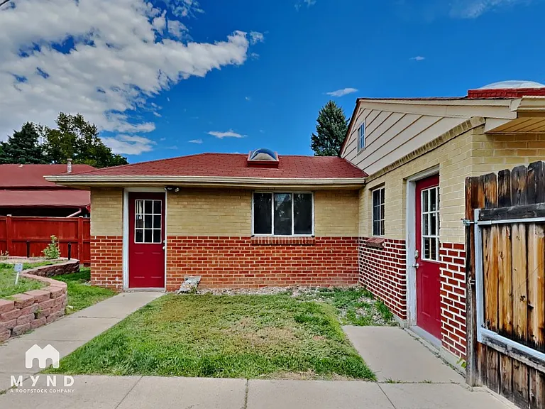 1076 S Monroe St — Photo 22
