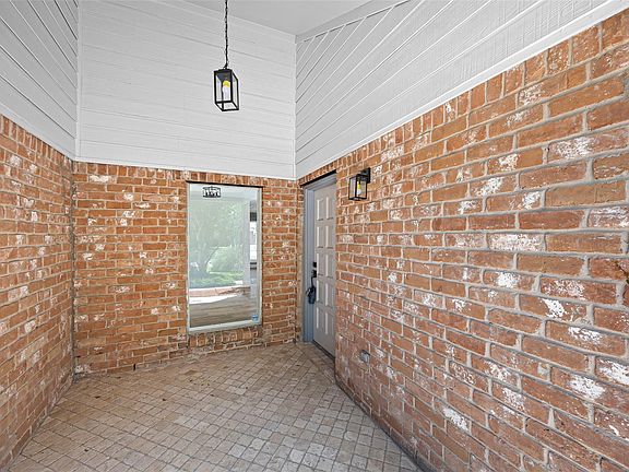 3rd image of 12210 Waldemar Dr
