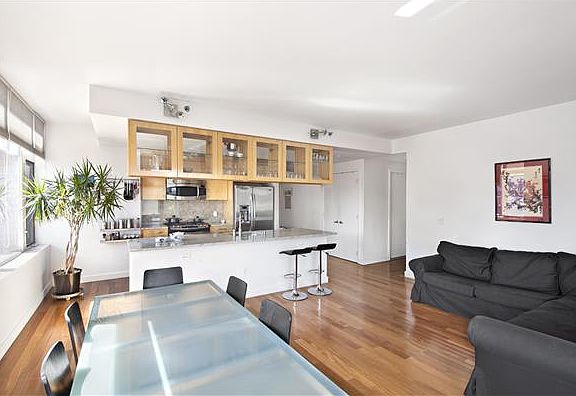 2nd image of 161 E 110th St #8D