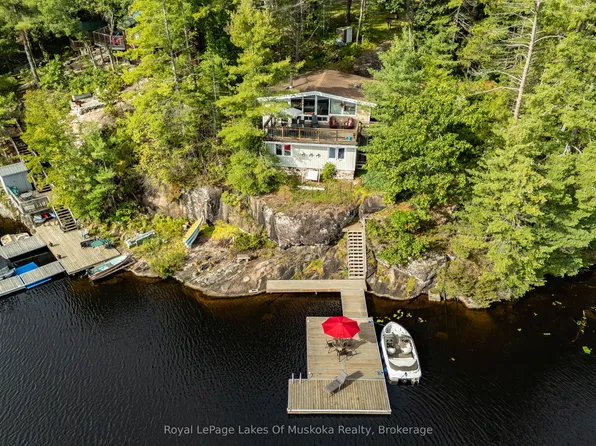 1439 Silver Lake Rd, Gravenhurst, ON P1P 1R3