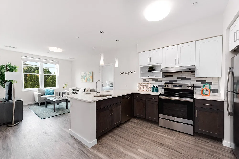 Station Row Apartments — Photo 1
