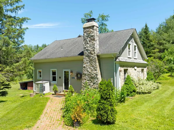 695 Barber Pond Road, Pownal, VT 05261