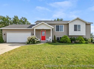 1834 143rd Ave, Dorr, MI 49323