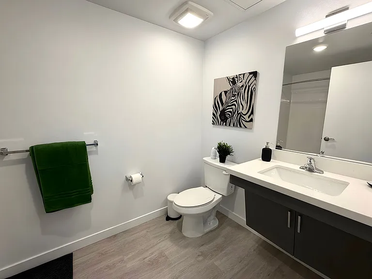 Gorgeous 1 bed/1 bath Apartments ~ LA City Section 8 Voucher Accepted! — Photo 14