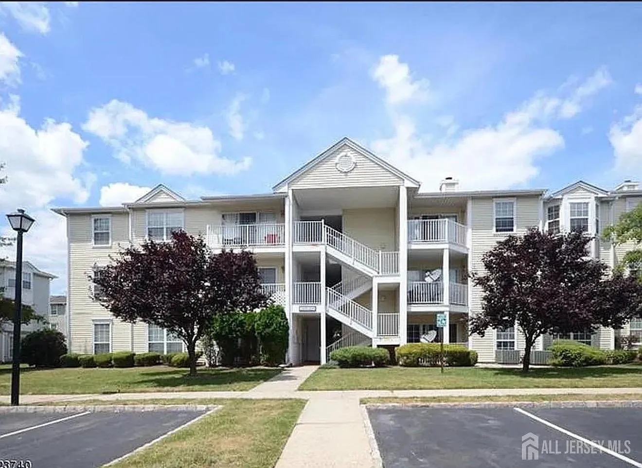 2 bed, 2.0 bath, $2,400 — Photo 1