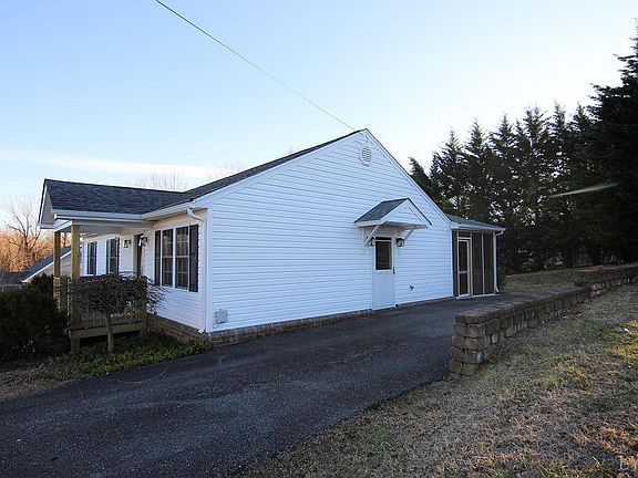 2nd image of 3703 Mathews St