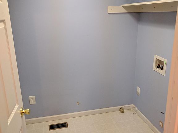 5th image of 244 Hunter Hills Cir APT 1