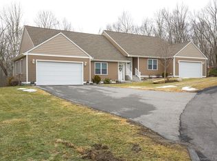 24 Commonway Dr, Brooklyn, CT 06234