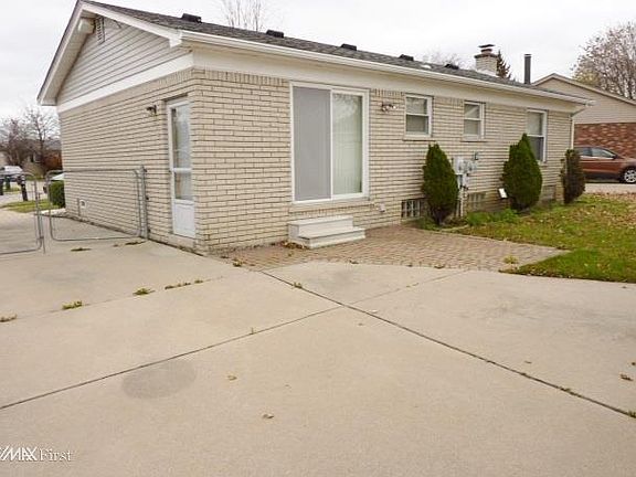 4th image of 29571 Drager Dr