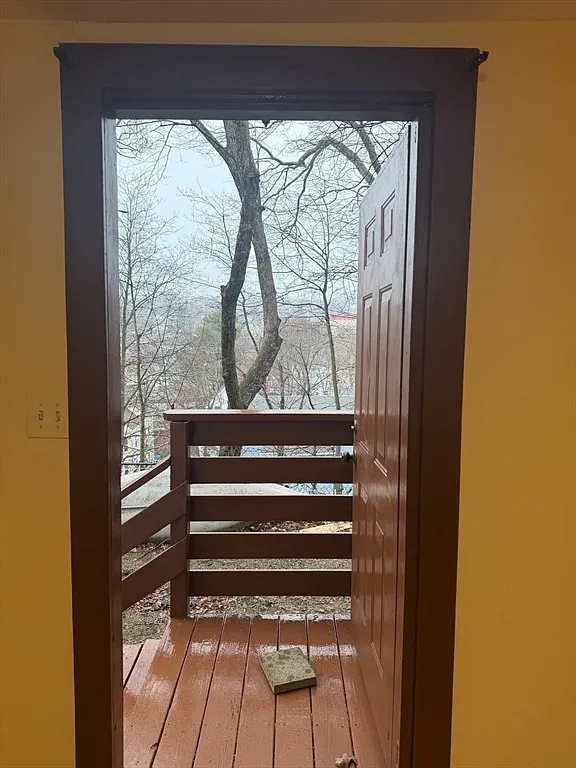 2 bed, 1.0 bath, 9999 sqft, $1,800 — Photo 2