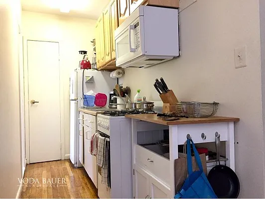 Rented by Voda Bauer Real Estate | media 11