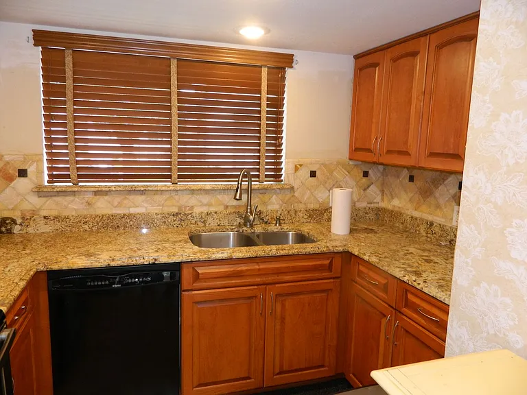 266 Orienta Point — Photo 10