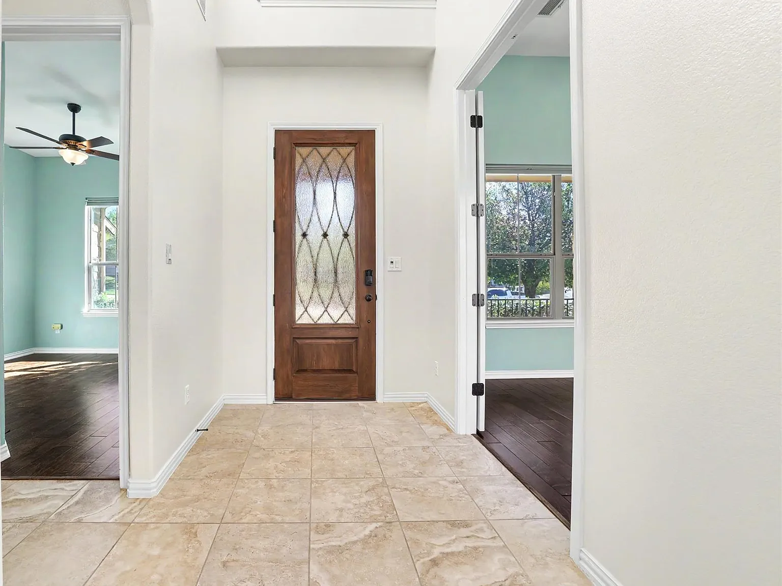 4 bed, 3.0 bath, 3612 sqft, $3,650 — Photo 3